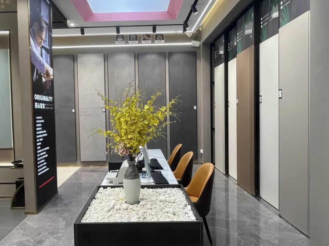 鷹牌50周年 門店風(fēng)采｜貴州都勻鷹牌旗艦店，以極簡(jiǎn)之美，引領(lǐng)空間美學(xué)新風(fēng)尚(圖3)